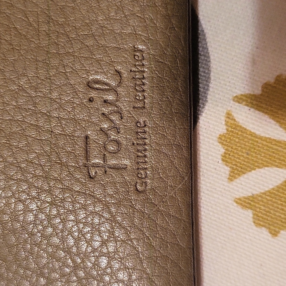 FOSSIL leather wristlet wallet - Picture 4 of 4